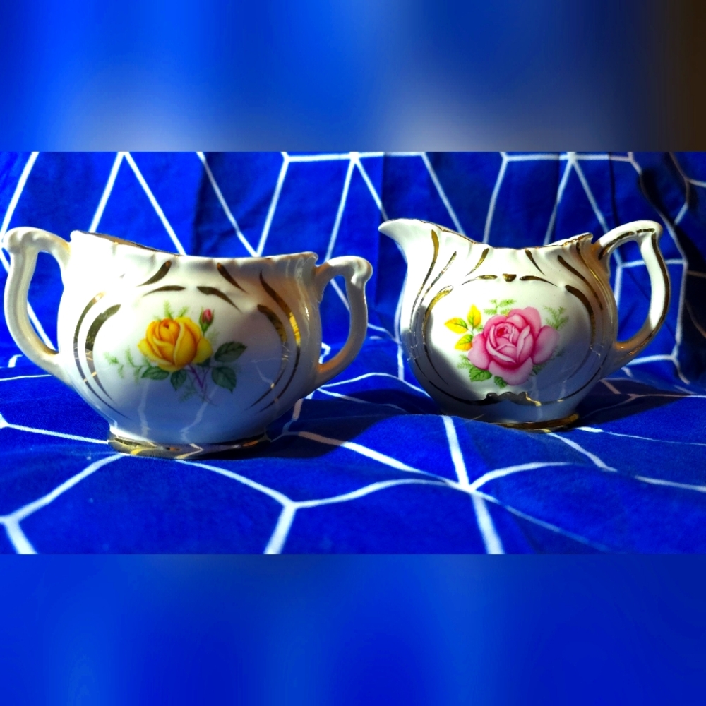 Gibsons Tea and Creamer set (roses)
